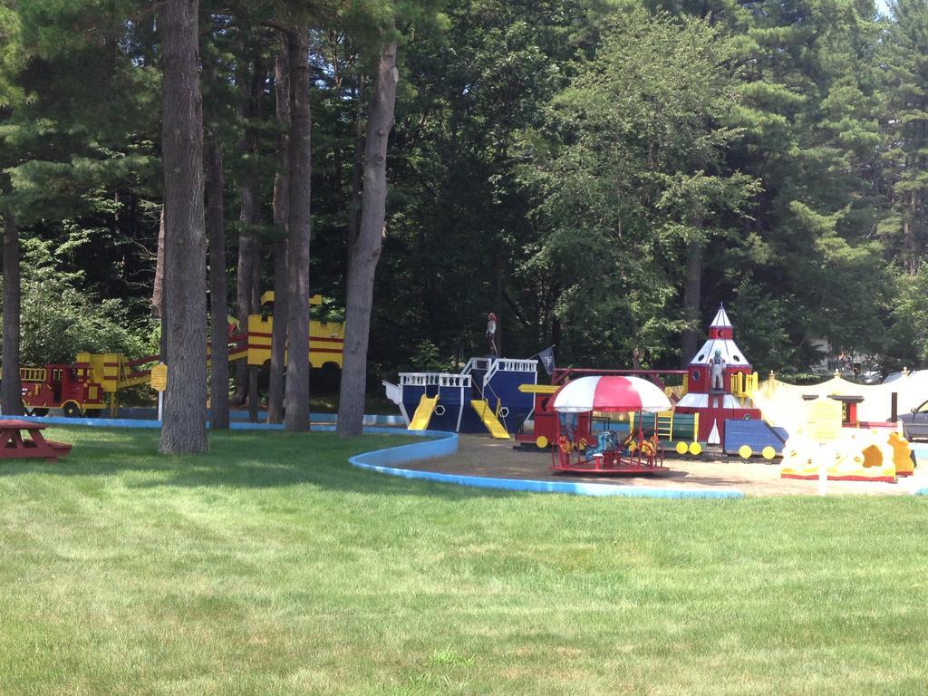 Colonel Williams Resort And Suites Lake George Exterior foto