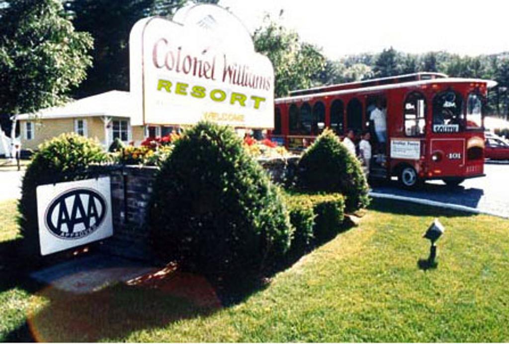 Colonel Williams Resort And Suites Lake George Exterior foto