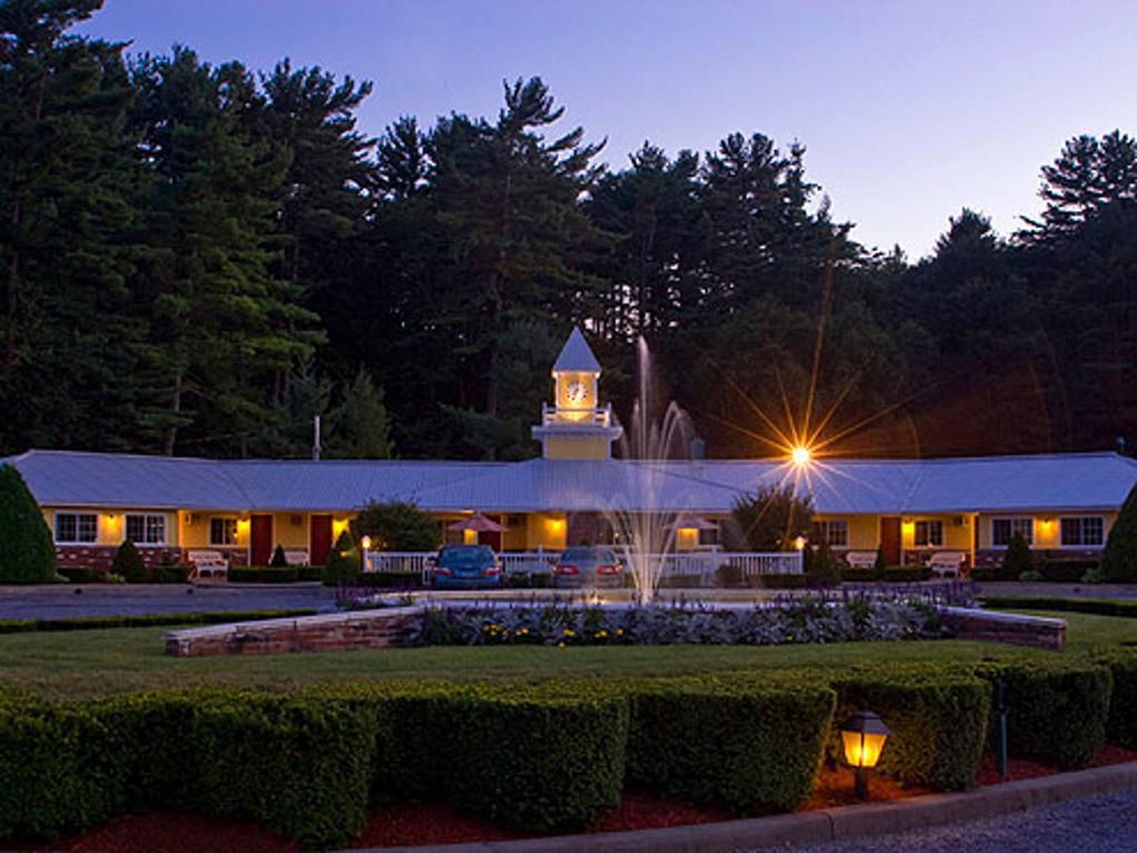 Colonel Williams Resort And Suites Lake George Exterior foto